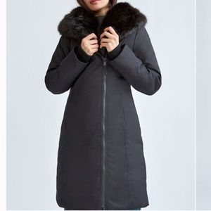 Aritzia Babaton St. Moritz Parka black fur hood